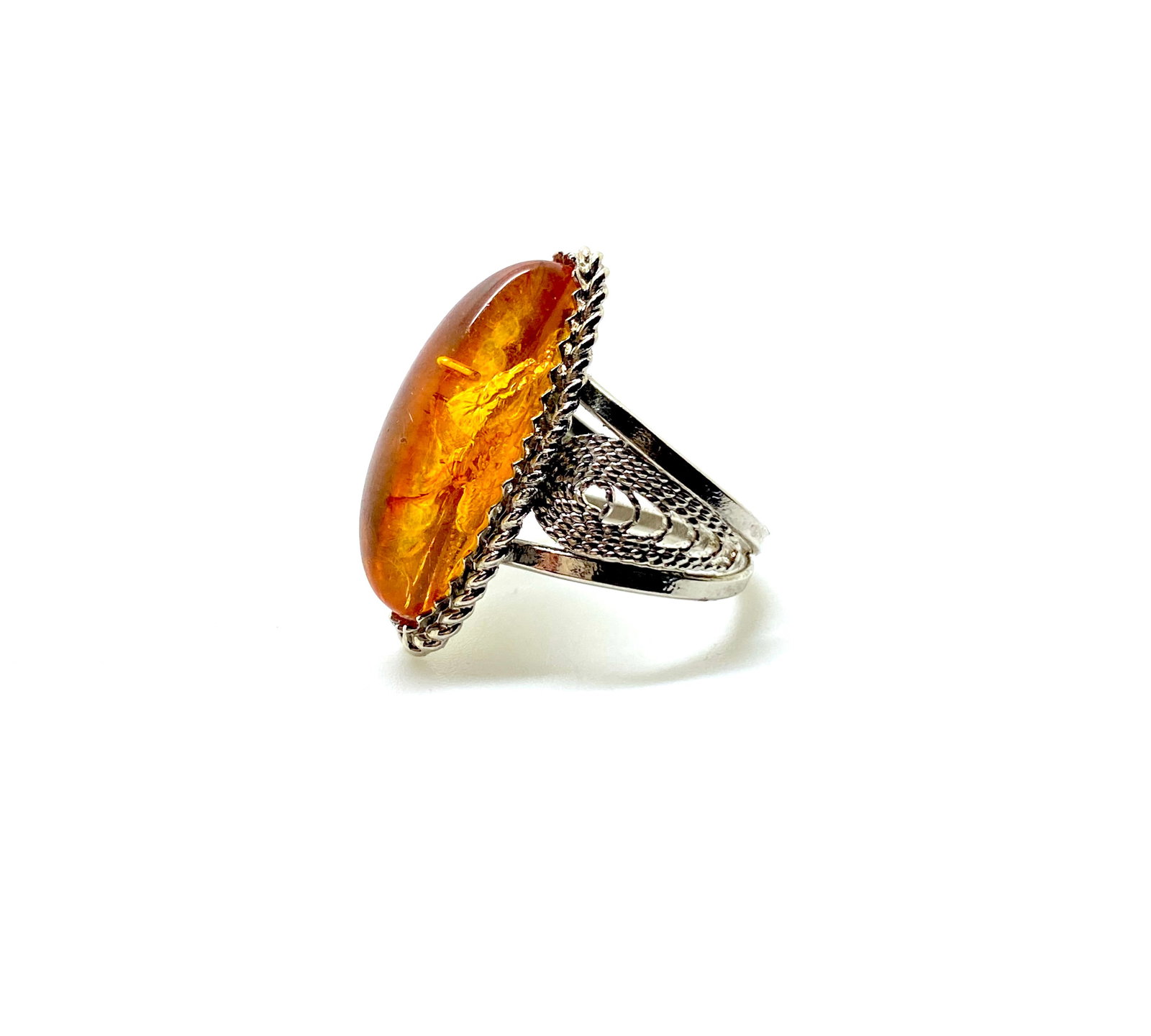 Unique and Marvellous Amber Ring - 6