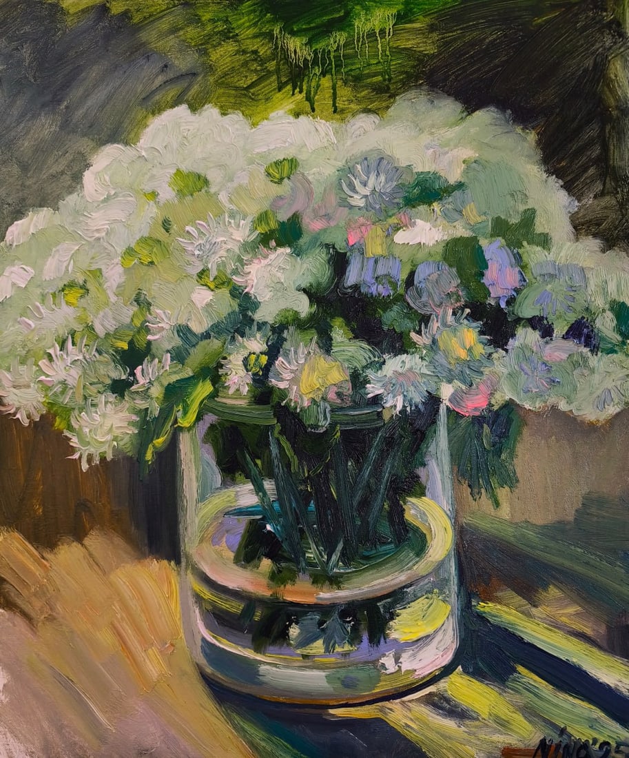 Oil painting Chrysanthemums Nina L: 124Lt Painter: Nina L. S?ze: 60x60 cm/ 23.62x23.62 inches Components: oil, canvas Original painting CONDITION: exellent ERA: 2025 ARTIST: She was born on November 30, 1972 in the town of Mlinov, Rivne