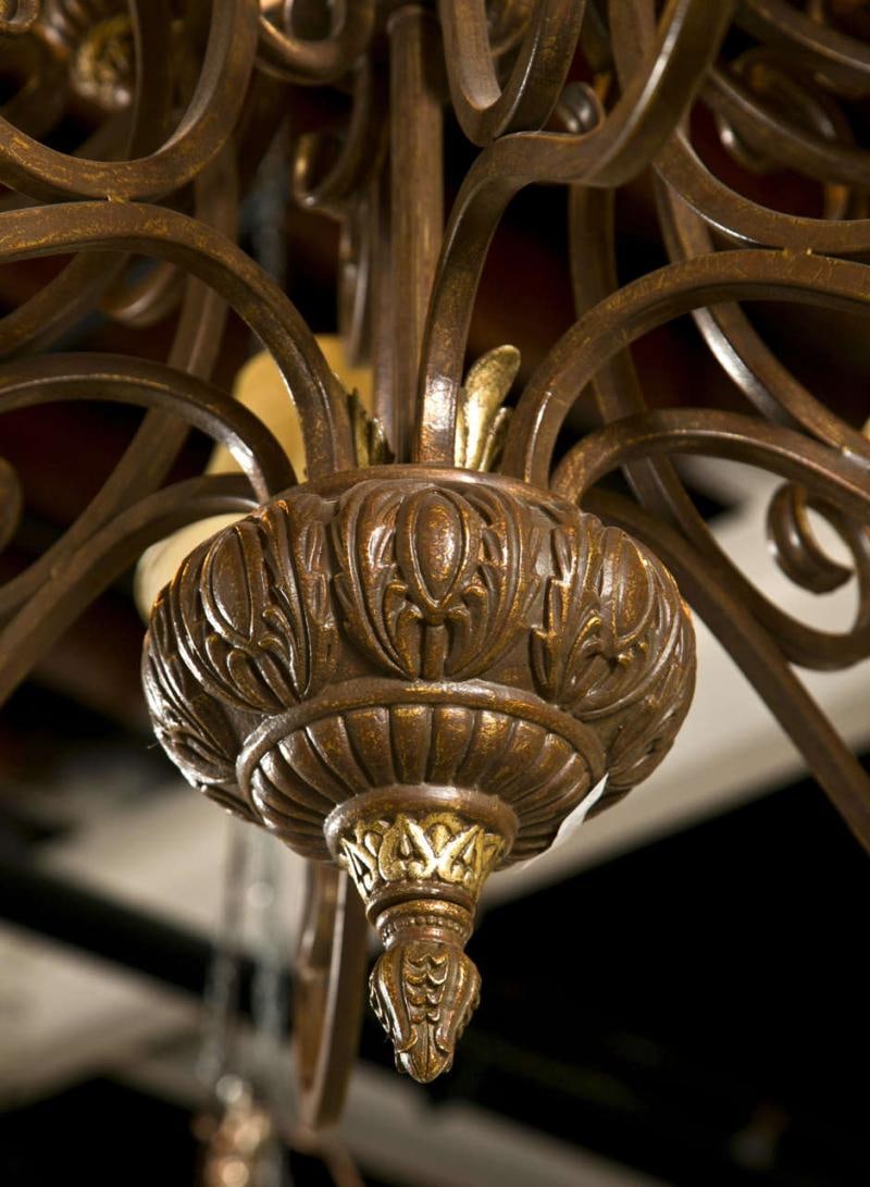 Iron Twelve-Light Chandelier - 4