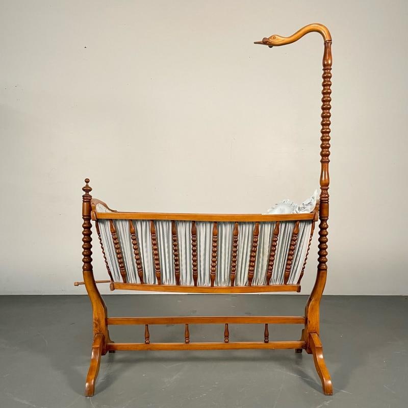 French Spindled 19th Century Walnut Decorative Cradle, Swan Motif - 5