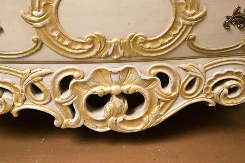 French Bombe Commode Creme Peinte And Parcel Gilt - 2