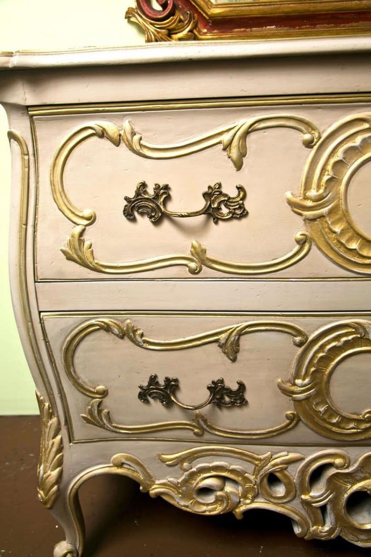 French Bombe Commode Creme Peinte And Parcel Gilt - 3