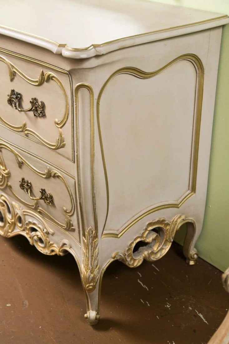 French Bombe Commode Creme Peinte And Parcel Gilt - 8