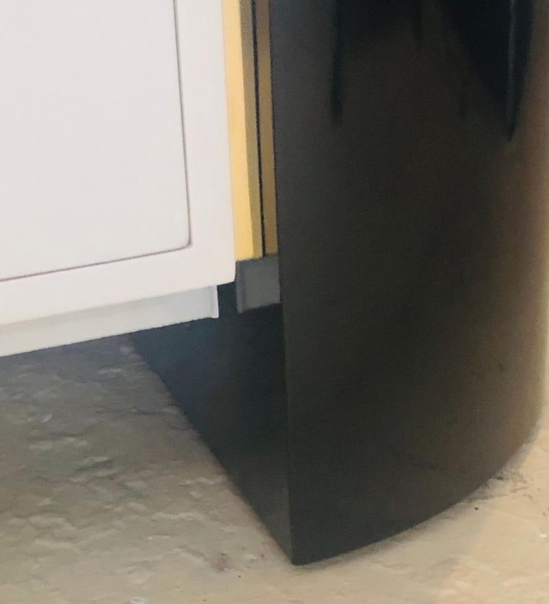 Mid-Century Modernist Long Black and White Lacquered Credenza Sideboard Cabinet - 12