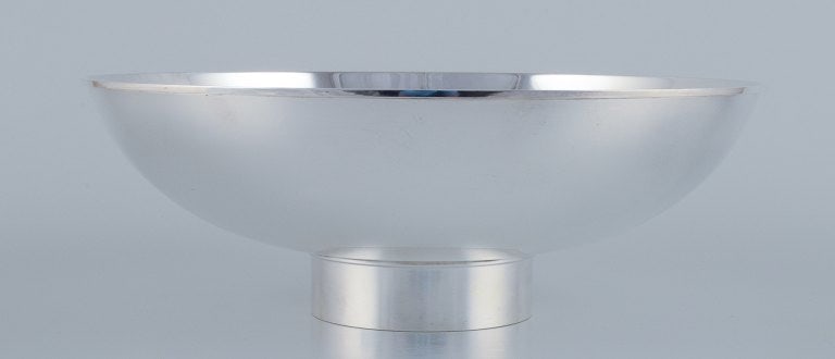 Soren Georg Jensen for Georg Jensen, large and impressive bowl in sterling silver. - 2