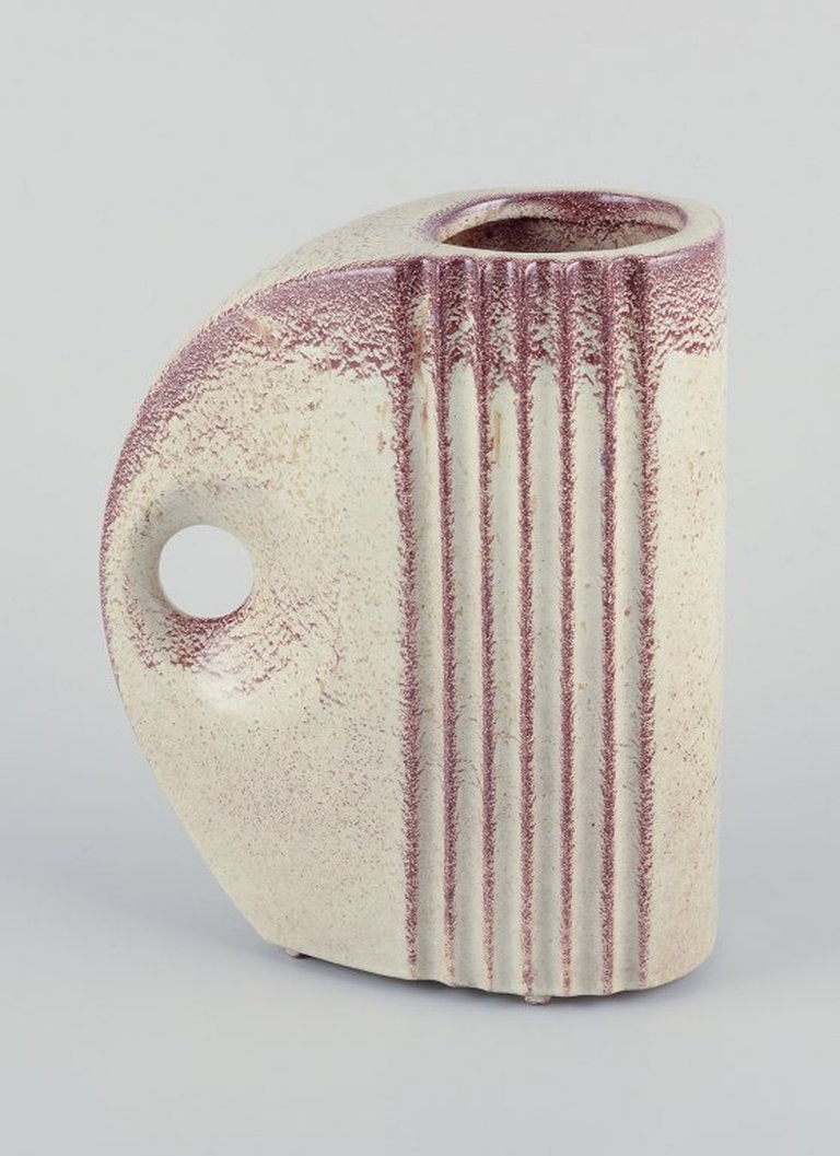 French ceramicist. A pair of Art Deco jug-shaped vases with handles. Mid 20th century. - 5