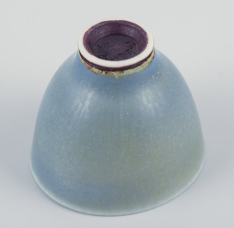 Berndt Friberg for Gustavsberg Studiohand, Sweden. Unique miniature ceramic bowl. Mid 20th century. - 5