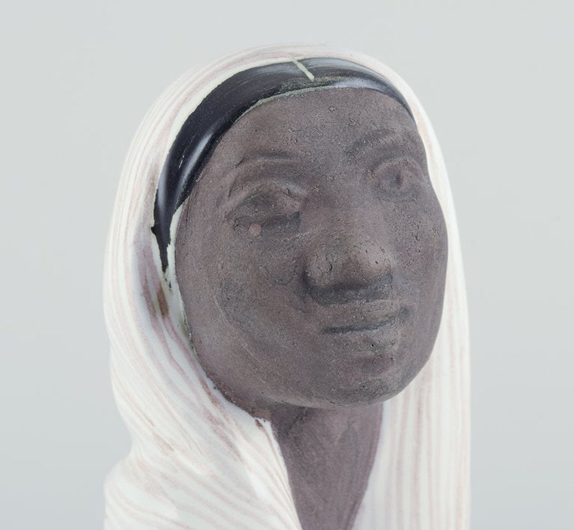 Mari Simmulson for Upsala-Ekeby, Sweden. Ceramic figure of an Indonesian woman. Approx 1950. - 5