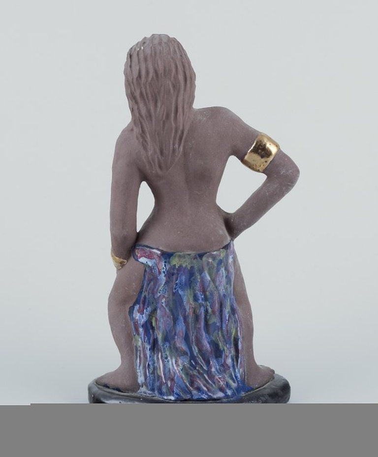 Bengt Wall, Sweden. Bali girl in raw and glazed ceramic with gold decoration. 1950s. - 7