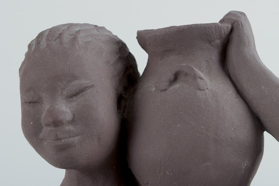 Bengt Wall, Sweden. Tall Bali girl in raw and glazed ceramic. 1950s. - 8