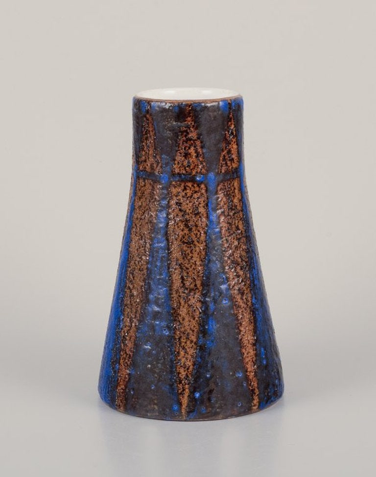 Mari Simmulson for Upsala Ekeby, Sweden. Ceramic vase with blue and earth-tone glaze. Approximately - 3
