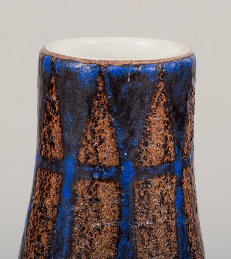 Mari Simmulson for Upsala Ekeby, Sweden. Ceramic vase with blue and earth-tone glaze. Approximately - 6