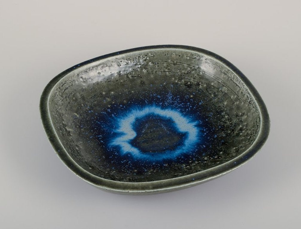 Annelise and Per Linnemann-Schmidt for Palshus, Denmark. Large and rare unique ceramic bowl with (1 of 8)
