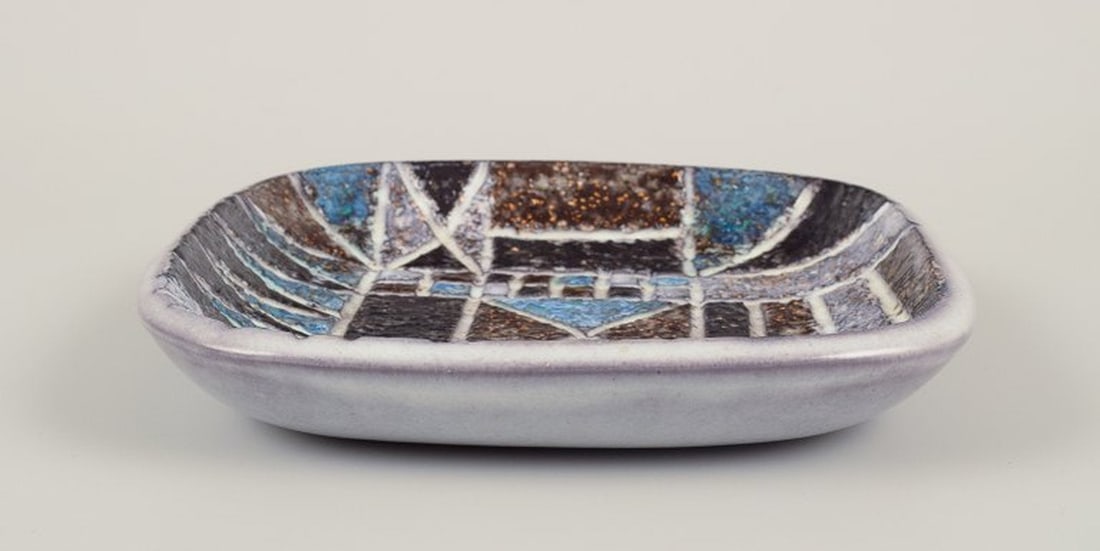 Ingrid Atterberg for Upsala Ekeby, Sweden. Ceramic 'Tri' dish. Geometric pattern with polychrome - 5