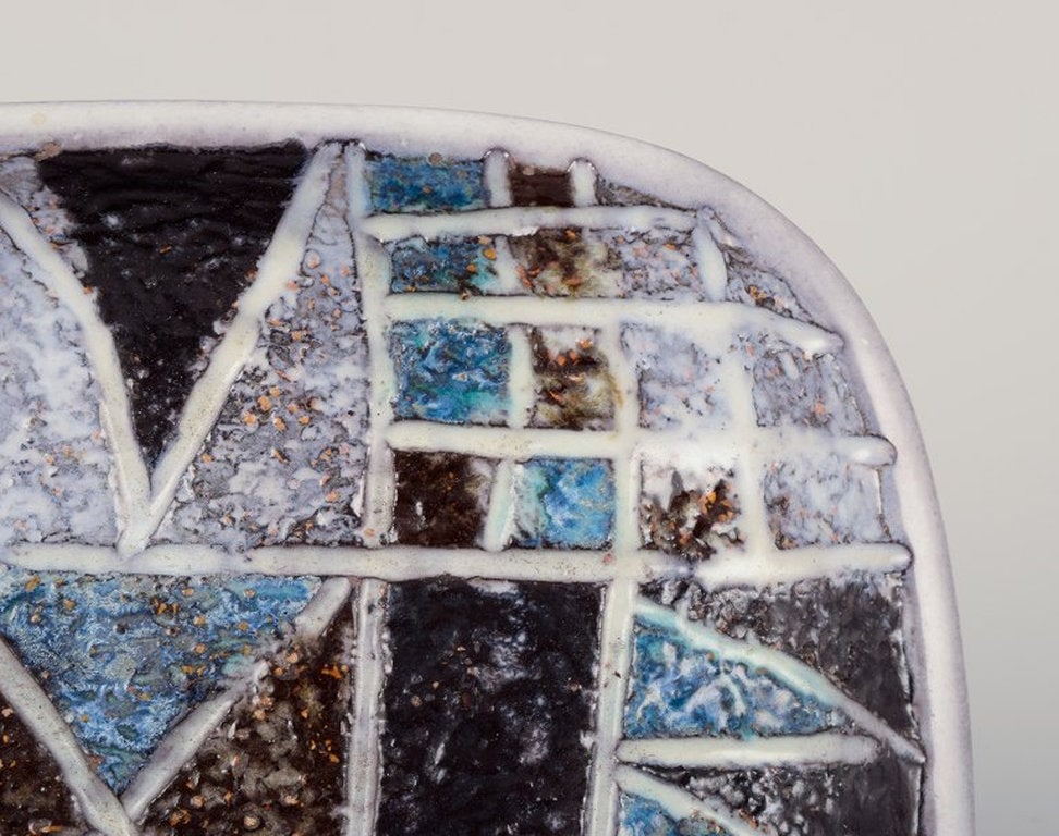 Ingrid Atterberg for Upsala Ekeby, Sweden. Ceramic 'Tri' dish. Geometric pattern with polychrome - 7