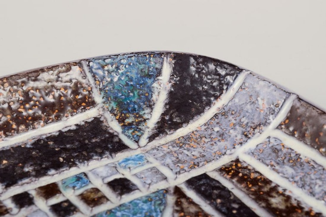 Ingrid Atterberg for Upsala Ekeby, Sweden. Ceramic 'Tri' dish. Geometric pattern with polychrome - 8