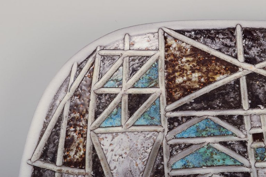 Ingrid Atterberg for Upsala Ekeby, Sweden. Large 'Tri' ceramic dish. Geometric pattern with - 6