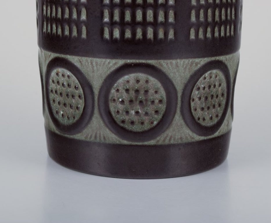 Mari Simmulson for Upsala Ekeby, Sweden. Ceramic vase in a modernist style. Glaze in orange and - 6