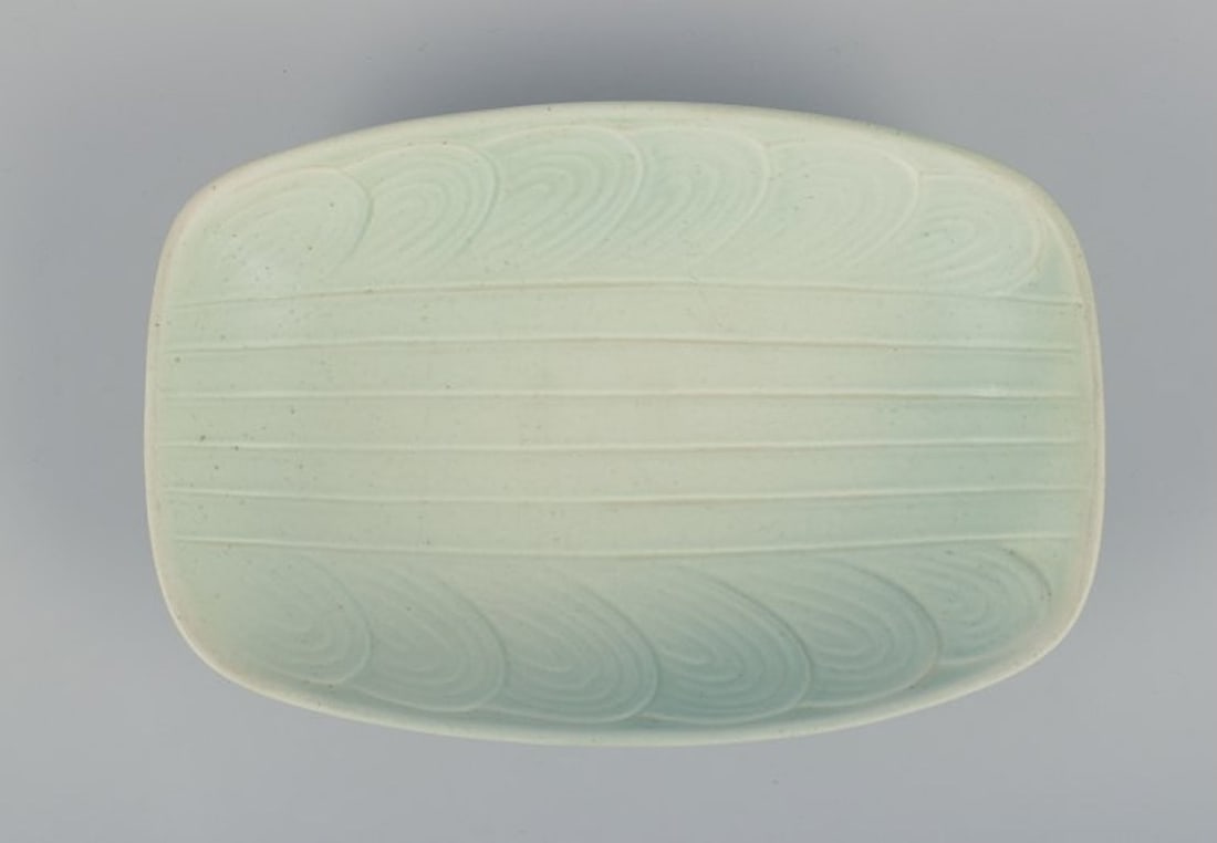 Rorstrand, Sweden. Large ceramic bowl in a modernist design. Rare model. Glaze in light green tones. - 5