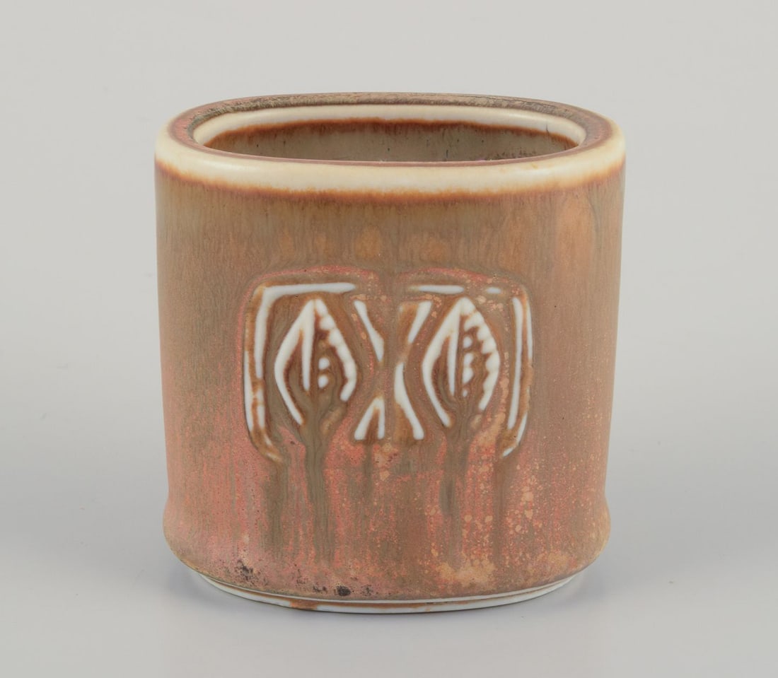 Gunnar Nylund for Rorstrand. Small ceramic vase with glaze in earthy tones. Mid-20th C. - 4