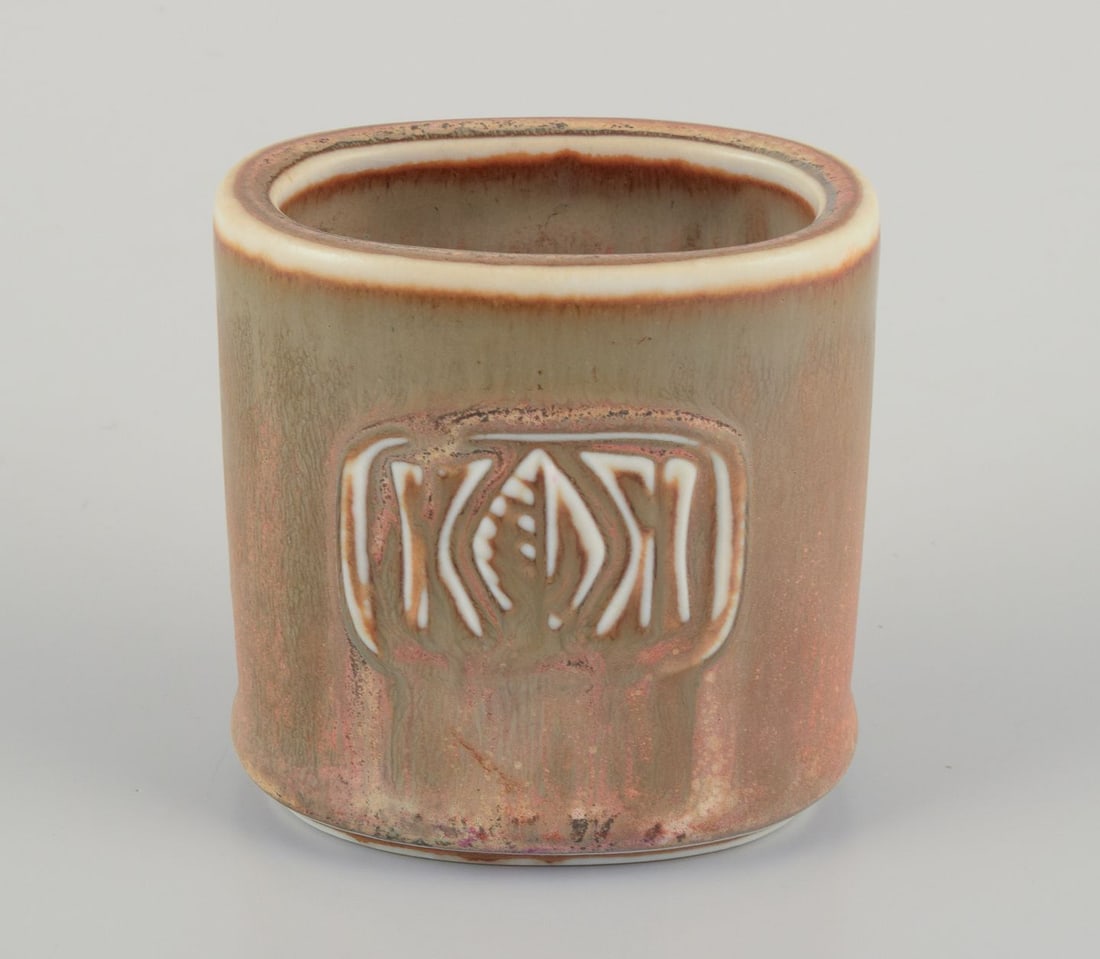Gunnar Nylund for Rorstrand. Small ceramic vase with glaze in earthy tones. Mid-20th C. - 5