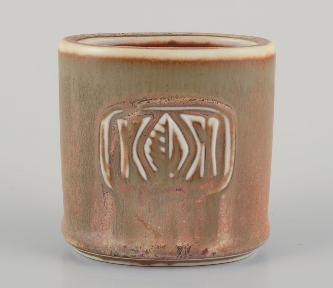 Gunnar Nylund for Rorstrand. Small ceramic vase with glaze in earthy tones. Mid-20th C. - 6