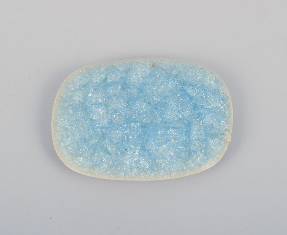 Ole Bjorn Kruger, Danish sculptor and ceramicist. Six unique glazed stoneware brooches in blue and - 4