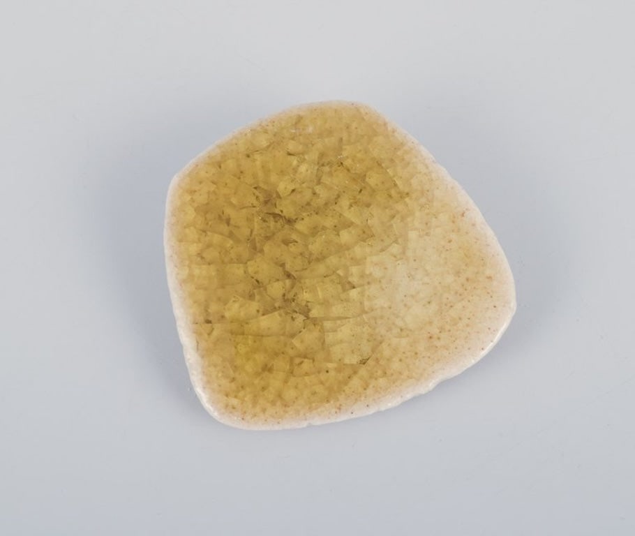 Ole Bjorn Kruger, Danish sculptor and ceramicist. Five unique brooches in glazed stoneware in blue, - 6