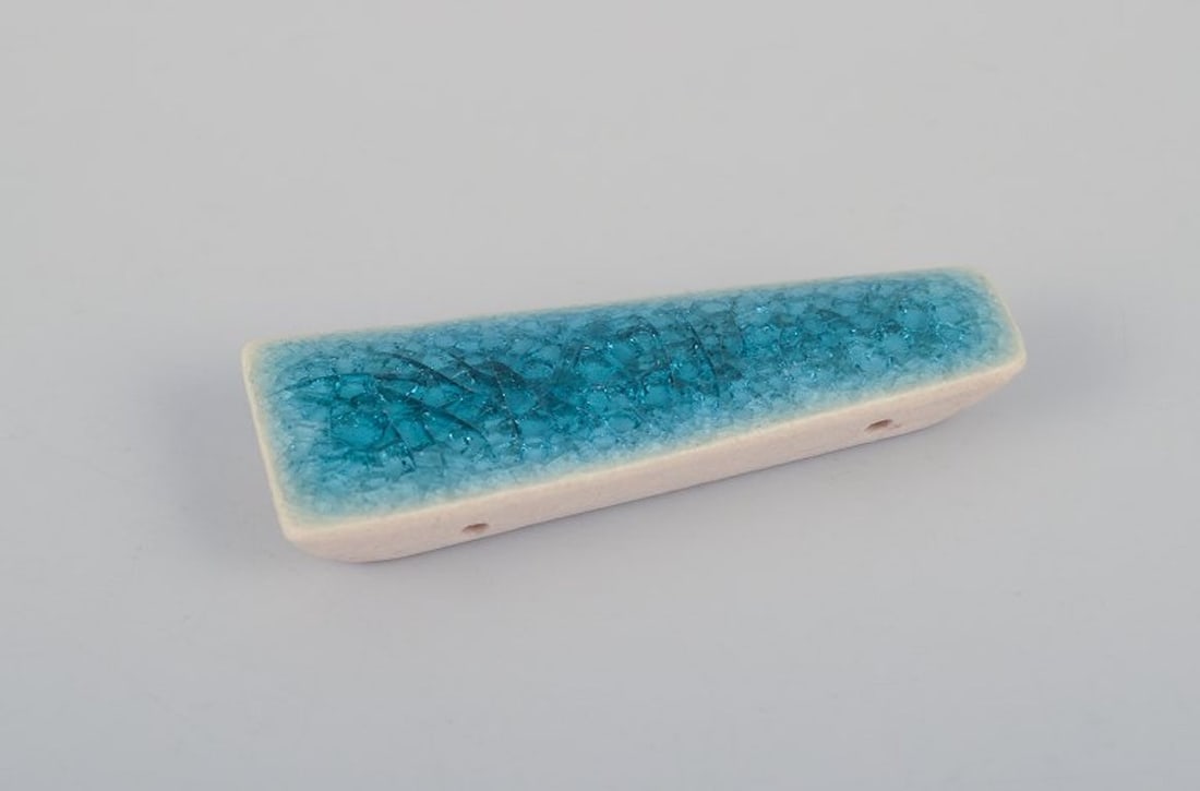 Ole Bjorn Kruger, Danish sculptor and ceramicist. Ten unique brooches in glazed stoneware in blue, - 6