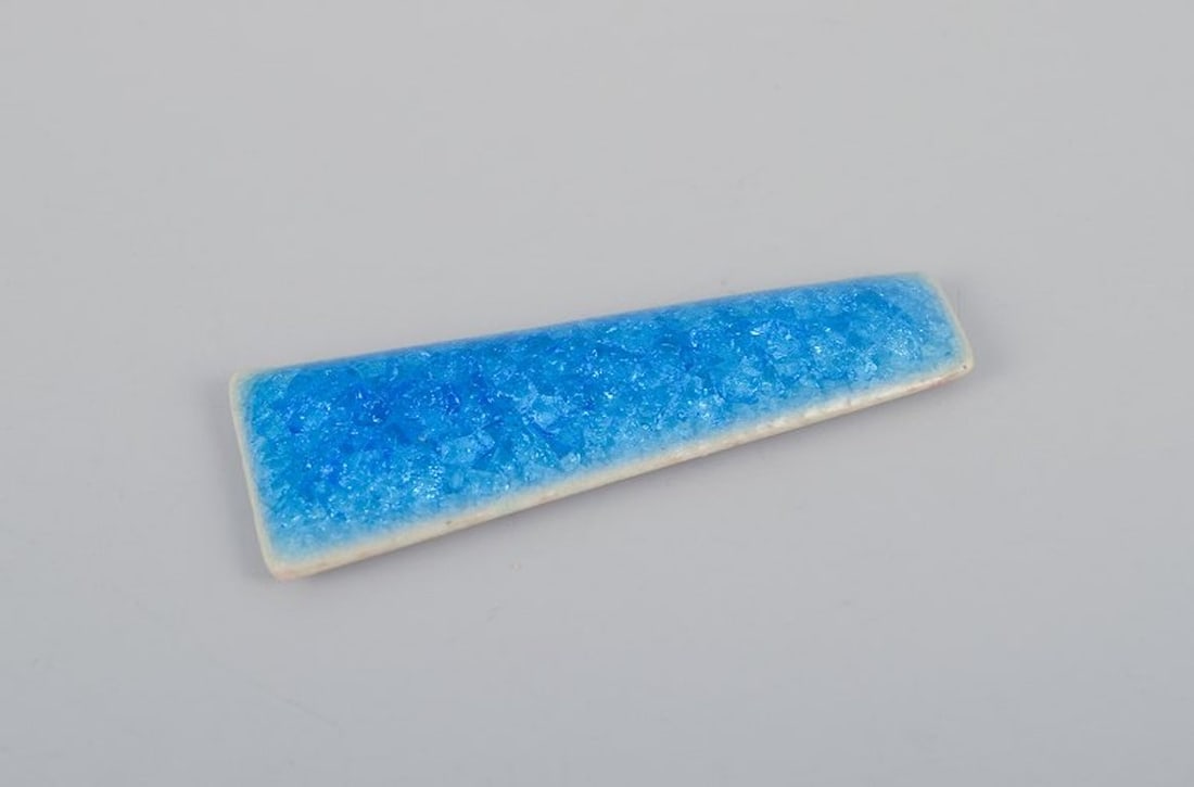 Ole Bjorn Kruger, Danish sculptor and ceramicist. Ten unique brooches in glazed stoneware in blue, - 7