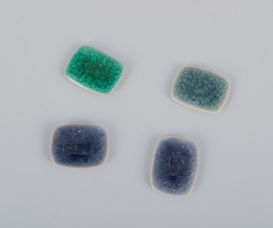 Ole Bjorn Kruger, Danish sculptor and ceramicist. Eleven unique brooches/ear clips in glazed - 3