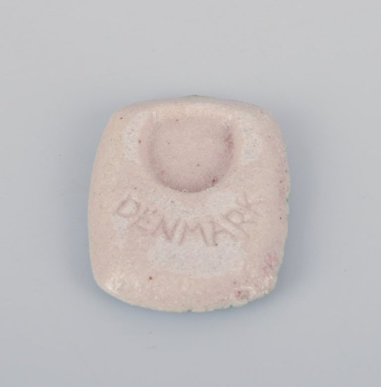 Ole Bjorn Kruger, Danish sculptor and ceramicist. Eleven unique brooches/ear clips in glazed - 8
