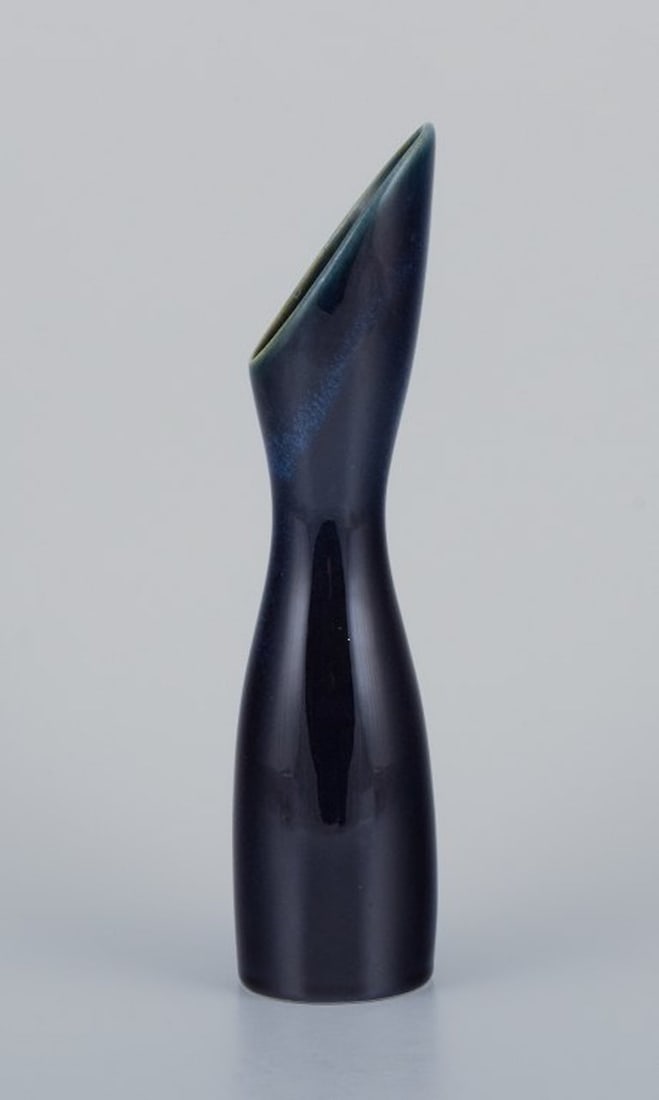 Stig Lindberg for Gustavsberg, Sweden. Modernist ceramic vase, glaze in blue shades. 1960s. - 3