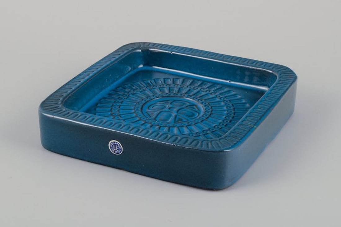 Mari Simmulson for Upsala-Ekeby, Sweden. Square ceramic bowl with geometric pattern. Approximately - 3