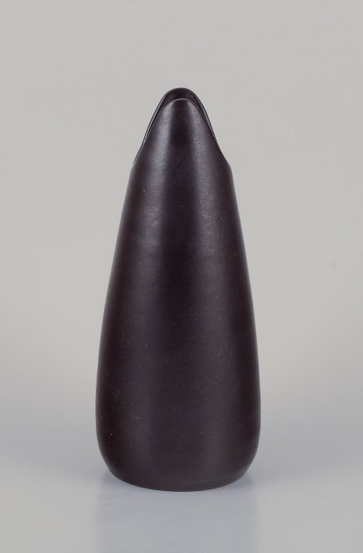 Mari Simmulson for Upsala-Ekeby, Sweden. Ceramic vase with dark brown glaze. Mid-20th century. - 4