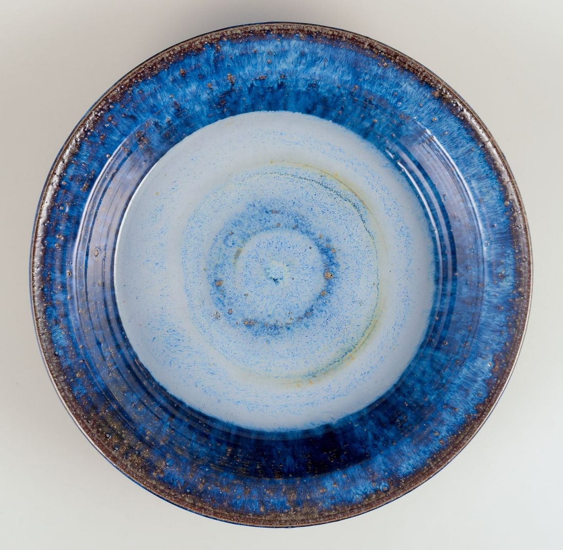 Frank Tromborg, Danish ceramist. Own workshop. Colossal ceramic bowl in bluish hues. - 3