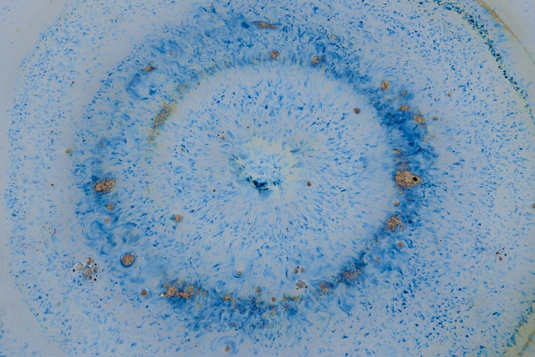 Frank Tromborg, Danish ceramist. Own workshop. Colossal ceramic bowl in bluish hues. - 5