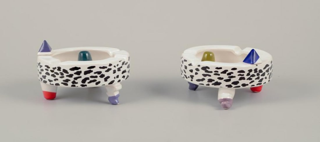 French studio ceramicist. Two ashtrays in faience. Abstract futuristic style. Late 20th C. (1 of 8)