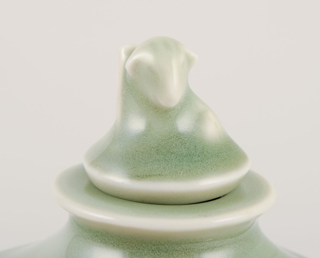 Jais Nielsen for Royal Copenhagen. Rare ceramic tea caddy with celadon glaze. Ca. 1940s - 6