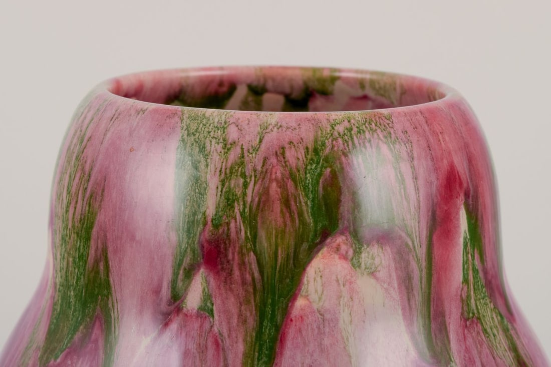 Michael Andersen, Bornholm. Large ceramic vase with float glaze in violet and green shades. Mid 20th - 4