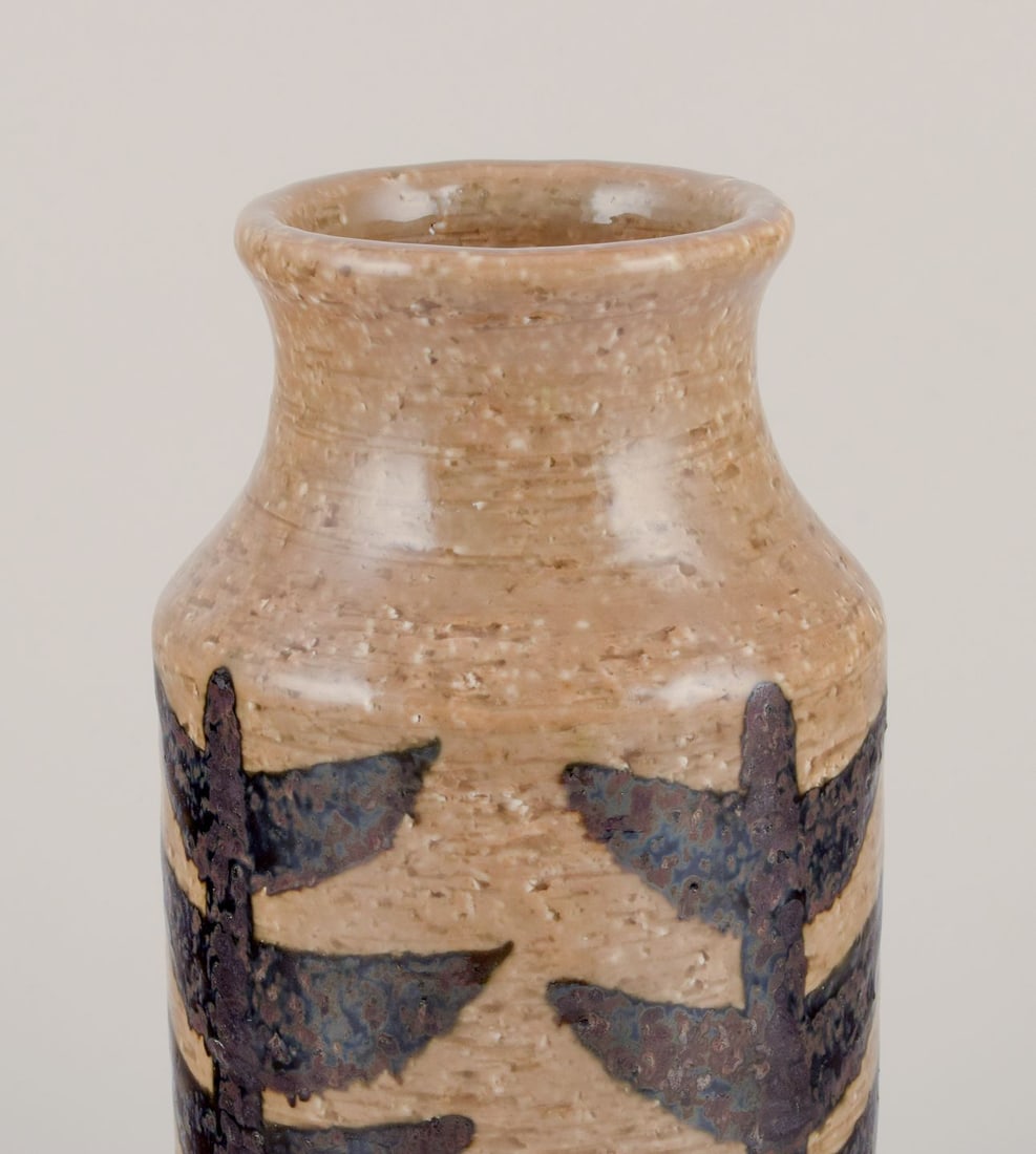 Hertha Bengtsson for Rorstrand Atelje. Large cylindrical ceramic vase. Modernist design. Ca. 1970. - 5