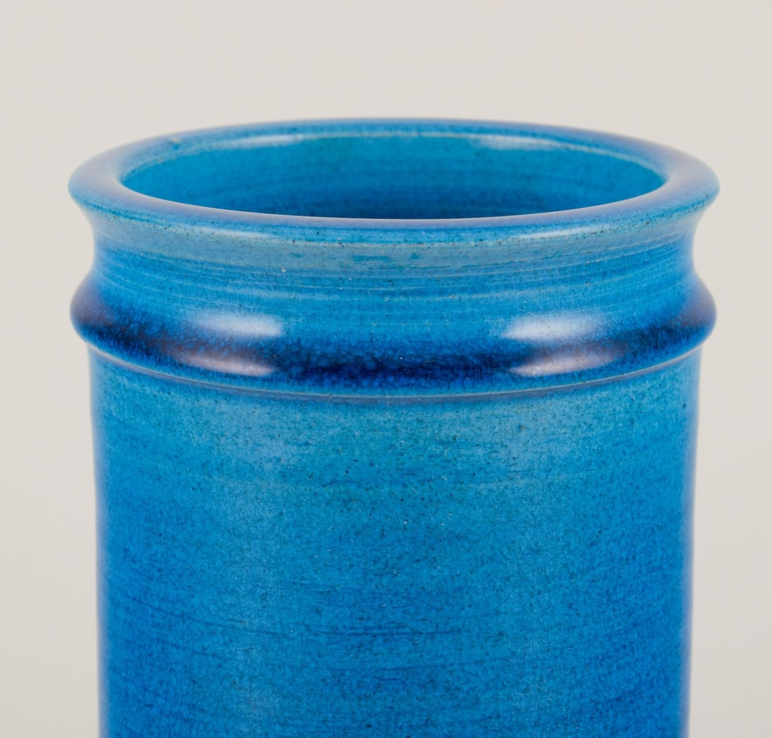 Nils Kahler for Kahle. Cylindrical ceramic vase with azure glaze. 1960s/70s. - 3
