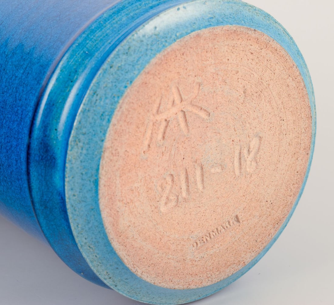 Nils Kahler for Kahle. Cylindrical ceramic vase with azure glaze. 1960s/70s. - 7