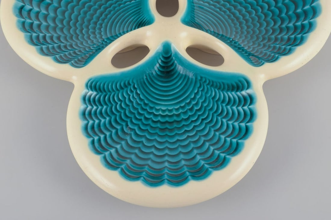 French ceramic dish. Triple and shell-shaped form. 1940s - 4