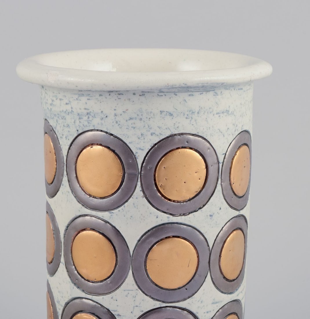 Aldo Londi for Bitossi, Italy. Large "Ikano" ceramic vase with gray glaze and silver-gold circles. - 5