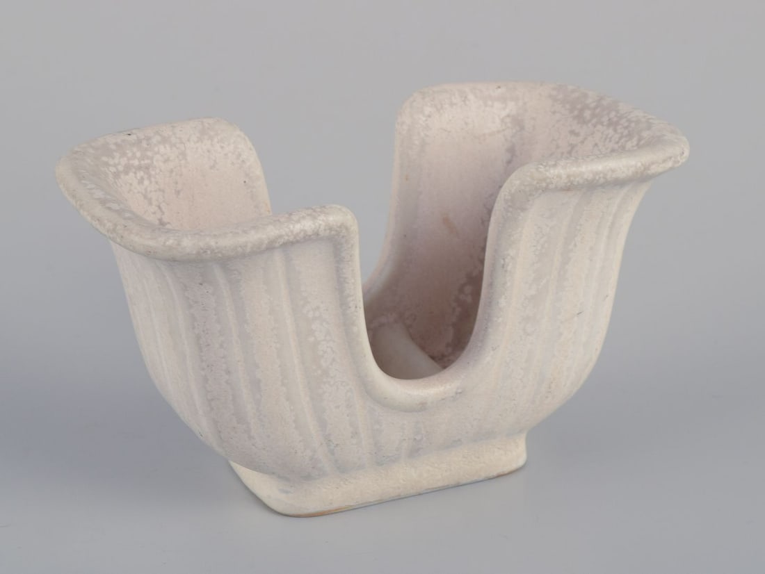 Gunnar Nylund for Rorstrand. Small ceramic vase in light tones. Mid-20th C - 6