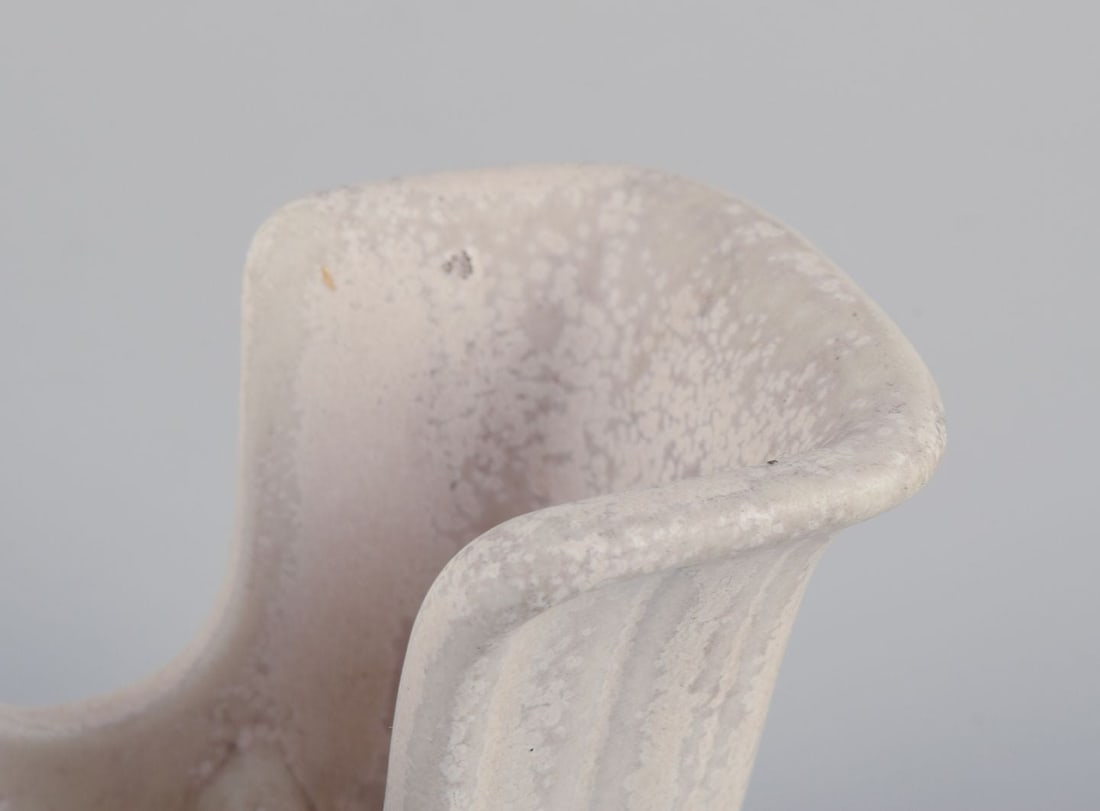 Gunnar Nylund for Rorstrand. Small ceramic vase in light tones. Mid-20th C - 7