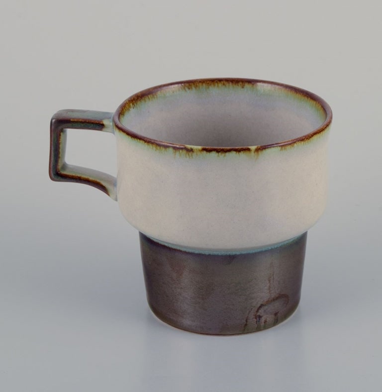 Bing and Grondahl, Tema. Four sets of coffee cups and saucers in stoneware. 1970s. - 5