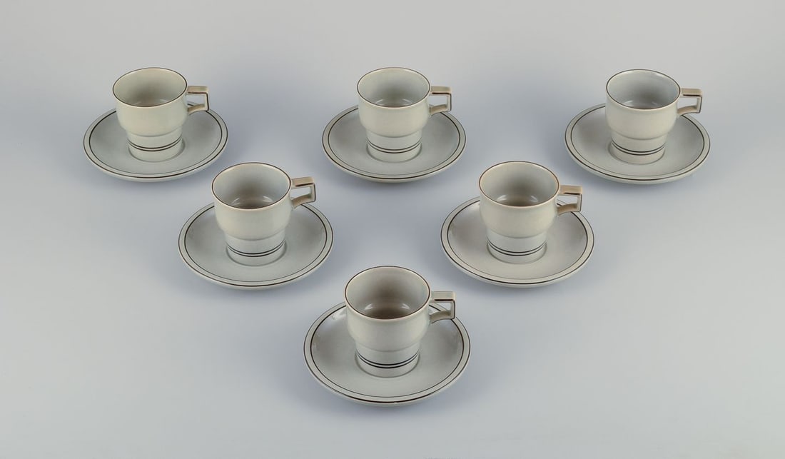 Bing and Grondahl "Colombia". Six pairs of coffee cups and saucers in stoneware. 1970s. - 2