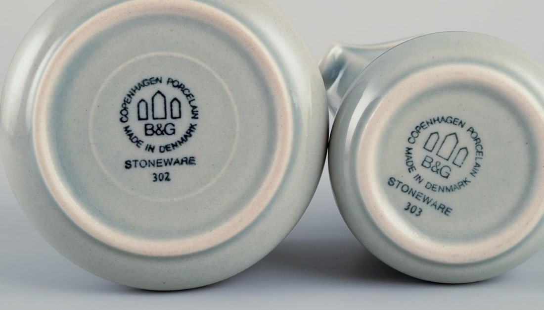 Bing and Grondahl "Colombia". Four pairs of coffee cups and saucers in stoneware, with a sugar bowl - 8